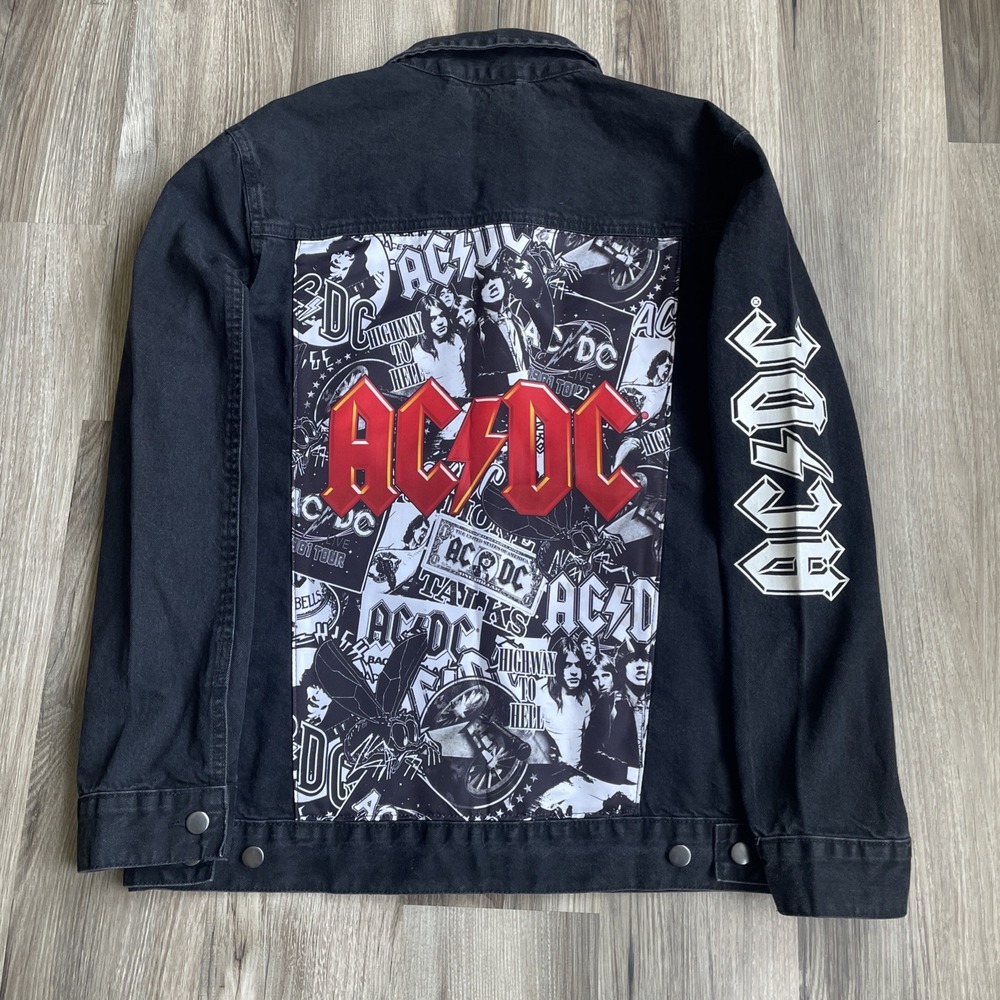 AC/DC Black Denim Jacket Mens Medium Rock Band Graphic Back Sleeve Logo Trucker‎